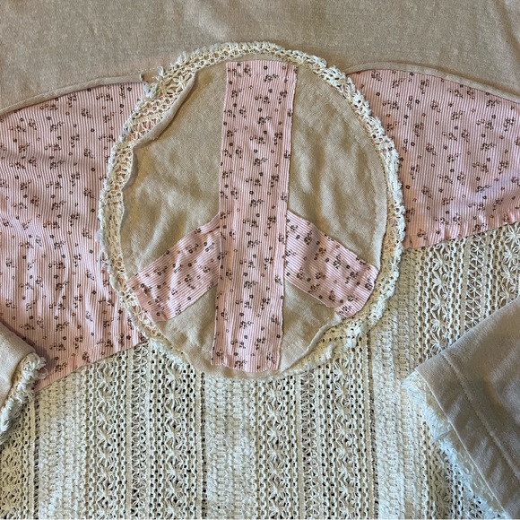 POL Oversized Peace Knit Crochet Top Pink Size Medium NWOT - Picture 5 of 7